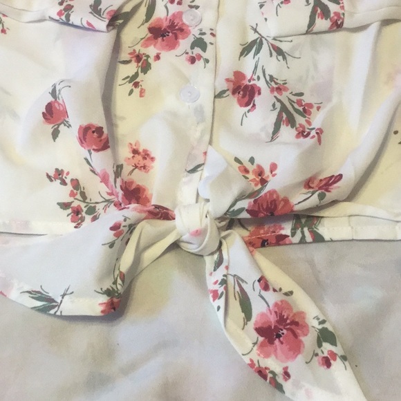 ❌DONATED❌White Floral Button Down Tie Top - Picture 5 of 8